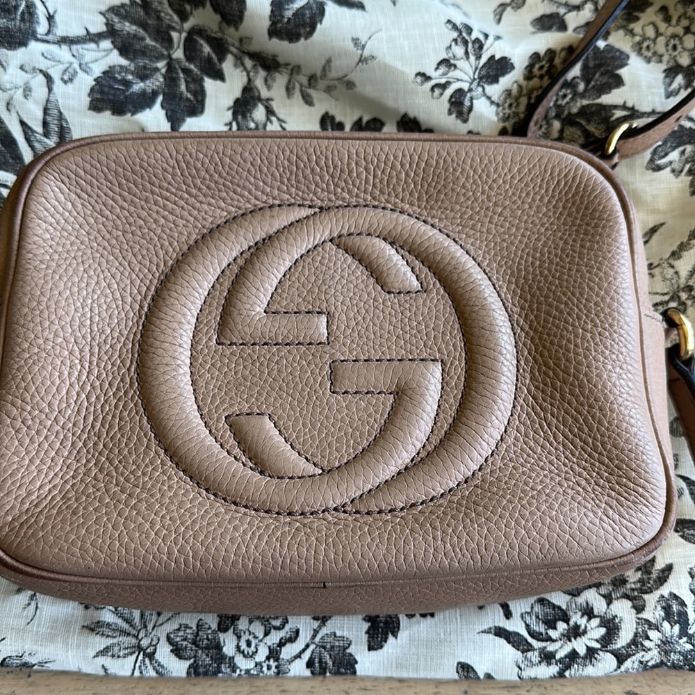 Gucci small leather disco bag